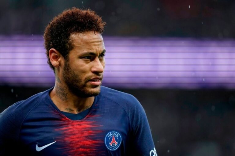 LIONEL BONAVENTURE/AFP/Getty Imags Sport
