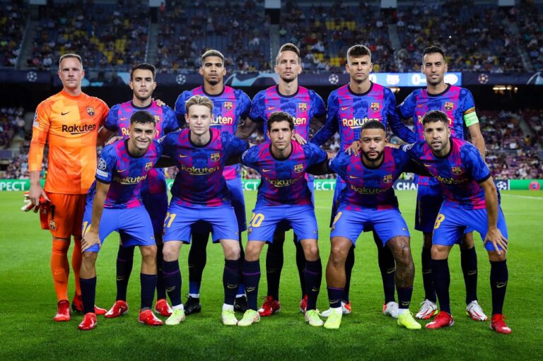 Piqué, Dest und Alba fit: Das ist Barcelonas Kader gegen Bayern München