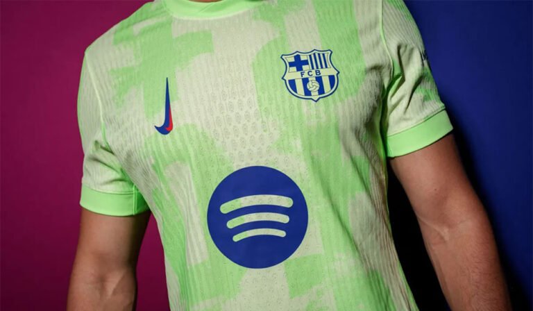 Hellgrün und Nike-Zeichen mal anders: Barça präsentiert drittes Trikot für 2024/25